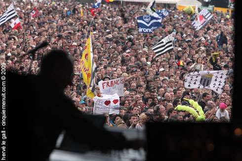 les-vieilles-charrues-pendant-francis-cabrel