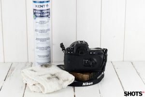 la mousse KENT permet de venir à bout du dos collant de Nikon F100