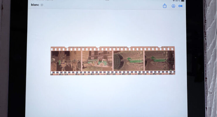 visualisation des négatifs couleur sur un iPad faisant office de table lumineuse