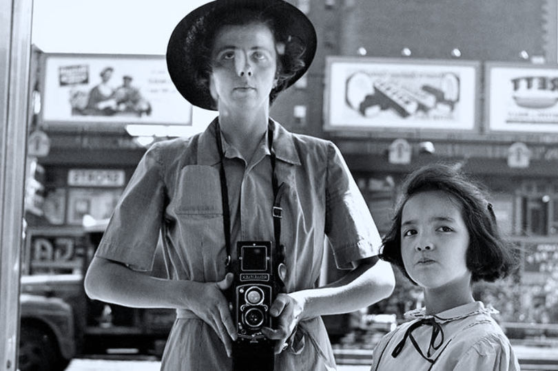 Vivian Maier; autoportrait, street photo